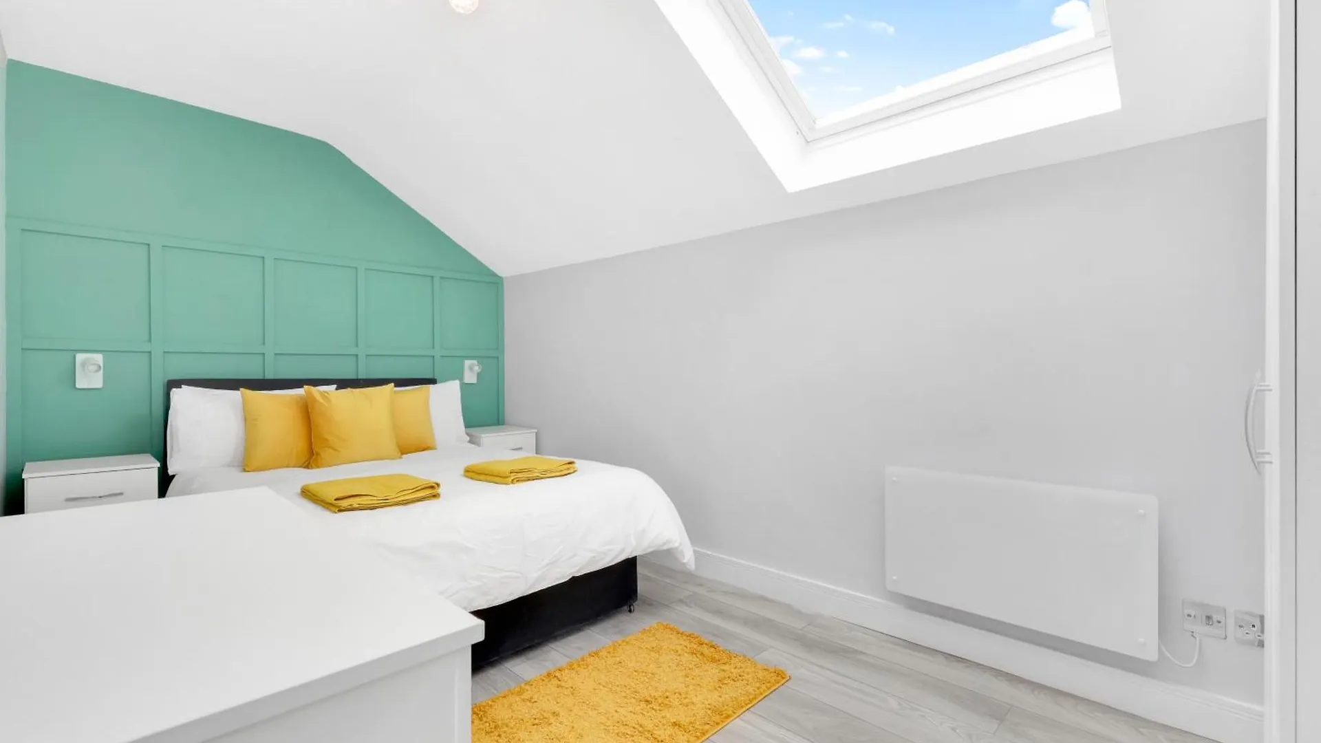 Waterside 4 Bed Apartment London United Kingdom