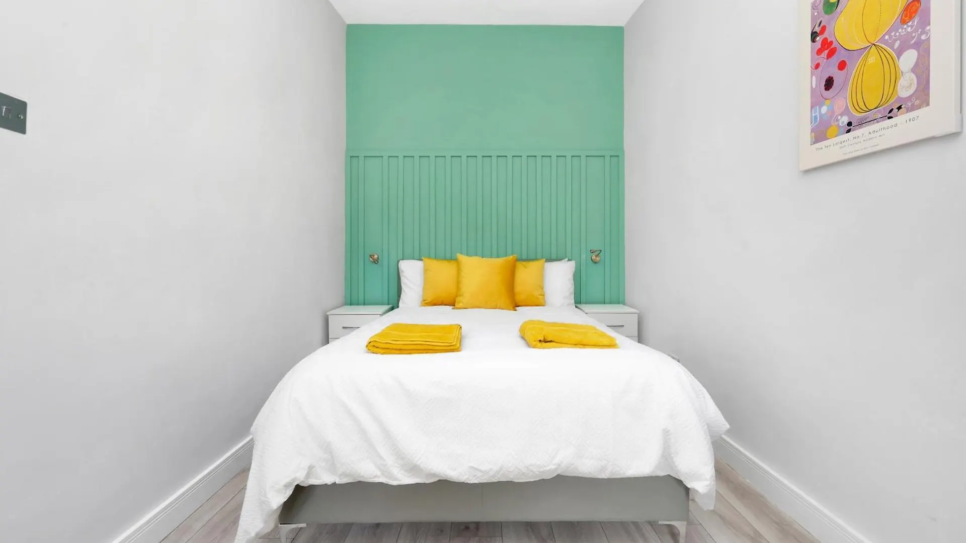Waterside 4 Bed Apartment London United Kingdom