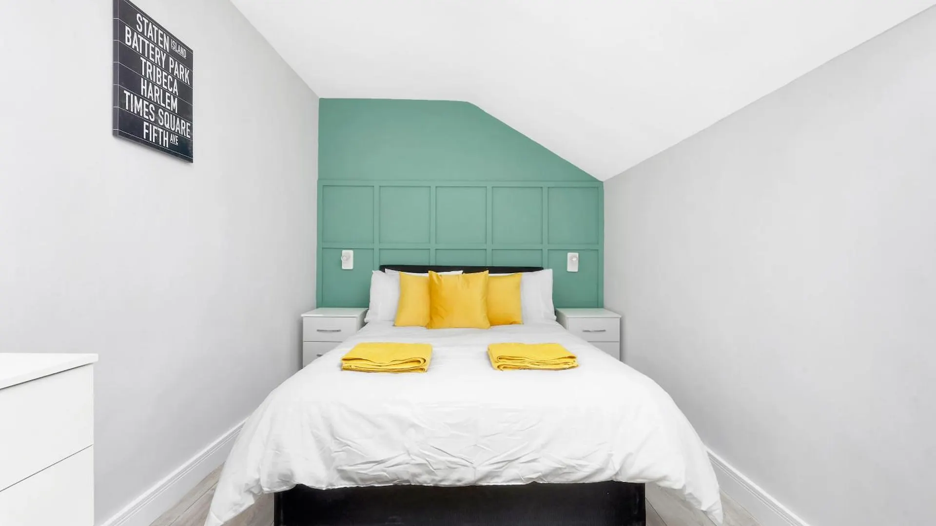 Waterside 4 Bed Apartment London United Kingdom