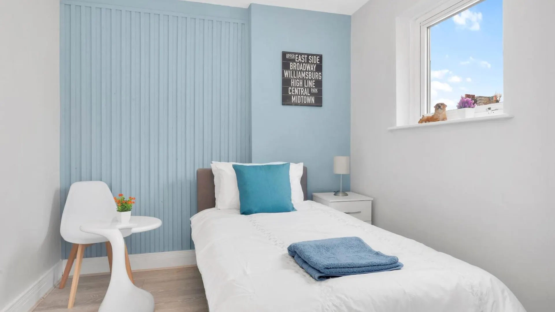 Waterside 4 Bed Apartment London 0*,